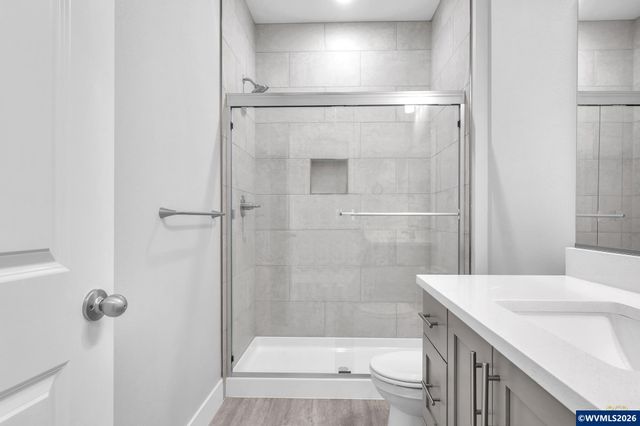 777 Riley Dr Dr, Silverton, OR 97381