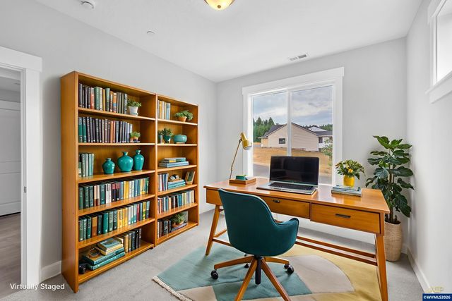 777 Riley Dr Dr, Silverton, OR 97381