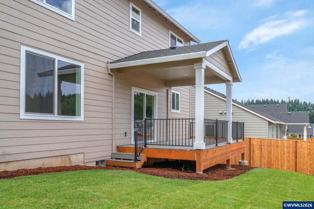 777 Riley Dr Dr, Silverton, OR 97381