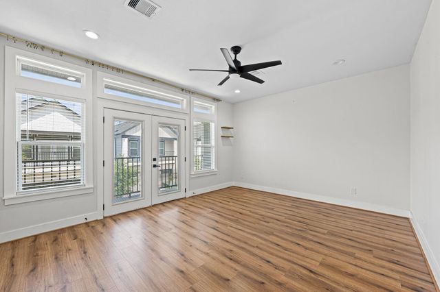 6476 T C Jester Boulevard, Houston, TX 77091