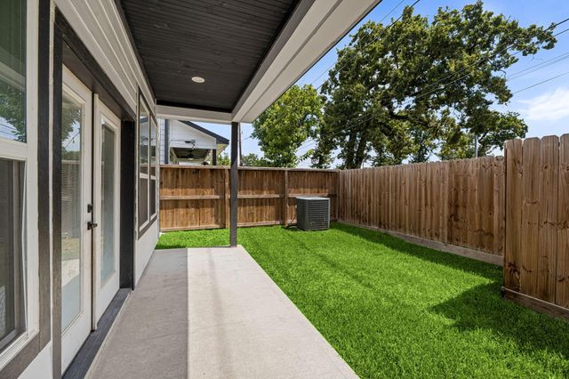 6476 T C Jester Boulevard, Houston, TX 77091