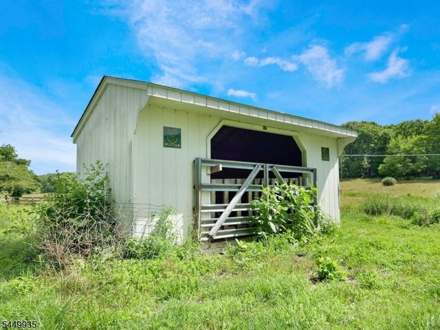 17 Fergerson Rd, Wantage Twp., NJ 07461