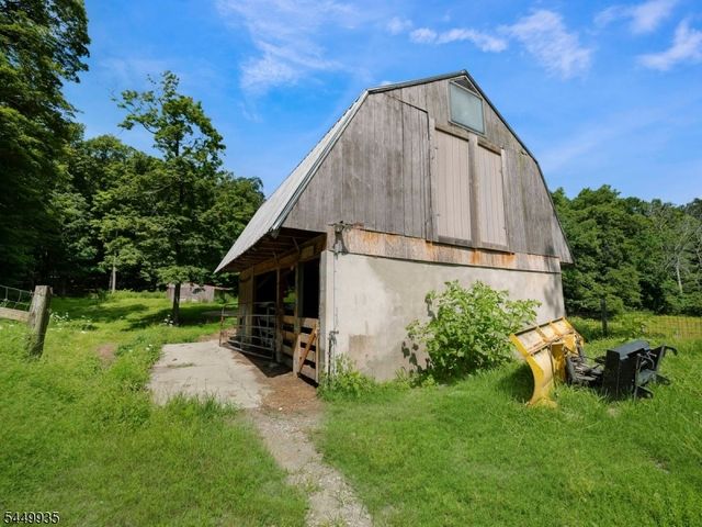 17 Fergerson Rd, Wantage Twp., NJ 07461