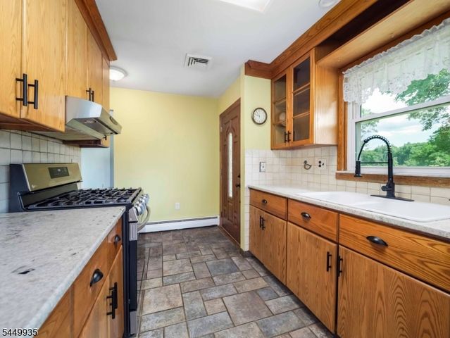 17 Fergerson Rd, Wantage Twp., NJ 07461