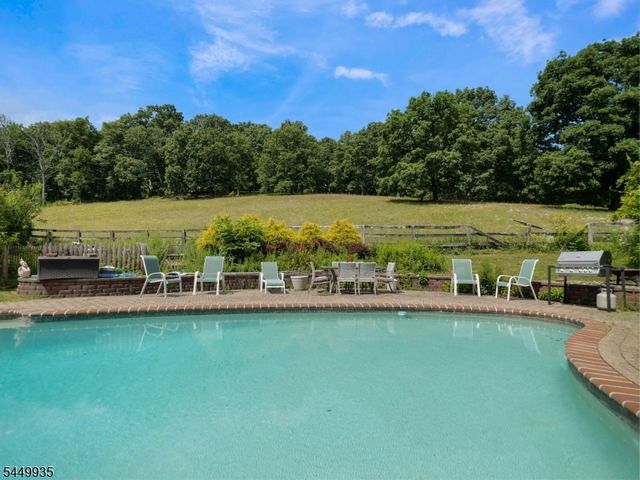 17 Fergerson Rd, Wantage Twp., NJ 07461