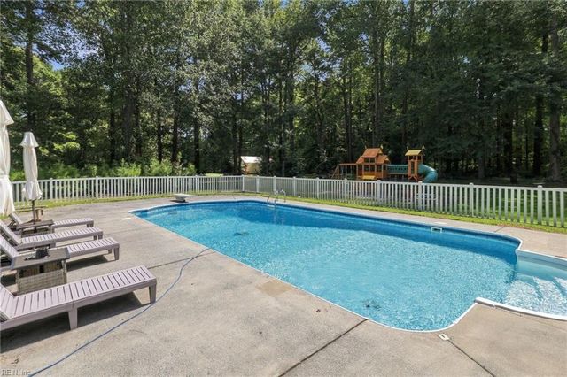 609 Fairfield DR, Chesapeake, VA 23322