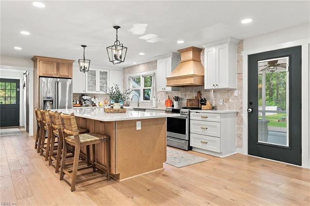 609 Fairfield DR, Chesapeake, VA 23322