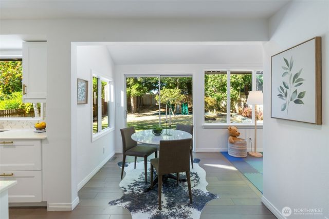 24020 SE 42nd Street, Sammamish, WA 98029