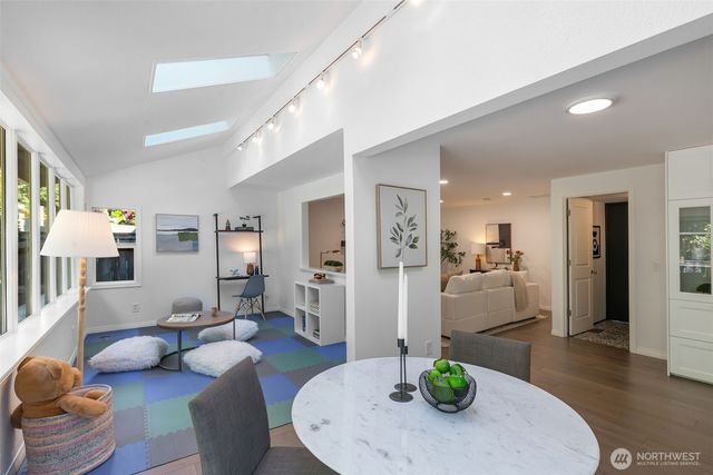 24020 SE 42nd Street, Sammamish, WA 98029