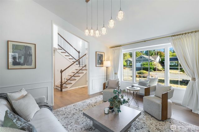 24020 SE 42nd Street, Sammamish, WA 98029