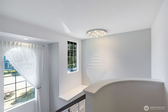 24020 SE 42nd Street, Sammamish, WA 98029