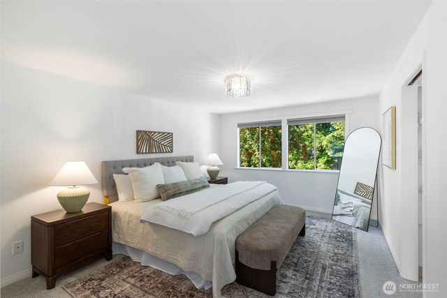 24020 SE 42nd Street, Sammamish, WA 98029