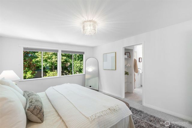 24020 SE 42nd Street, Sammamish, WA 98029