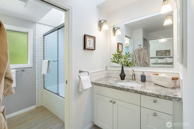 24020 SE 42nd Street, Sammamish, WA 98029
