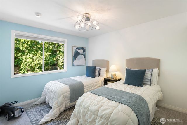 24020 SE 42nd Street, Sammamish, WA 98029
