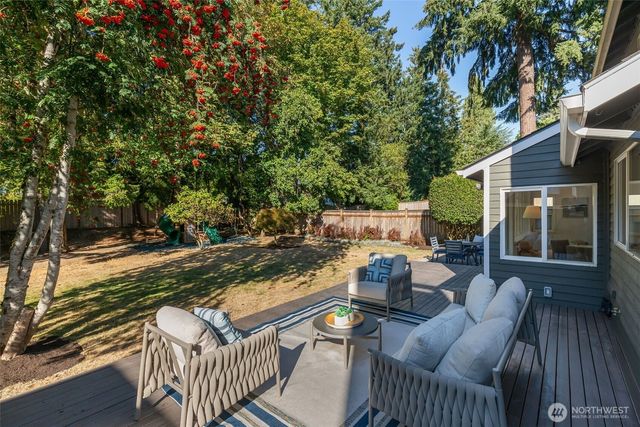 24020 SE 42nd Street, Sammamish, WA 98029