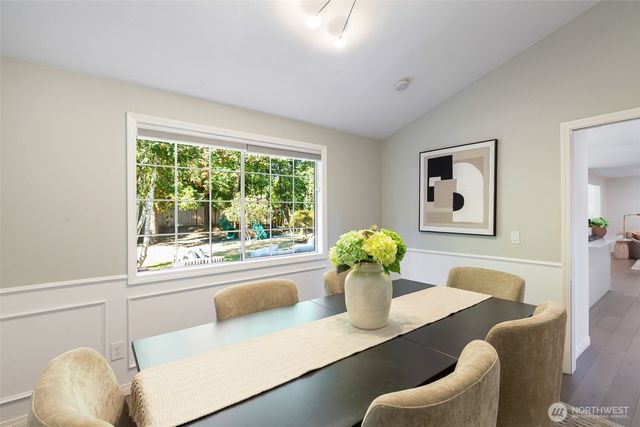 24020 SE 42nd Street, Sammamish, WA 98029