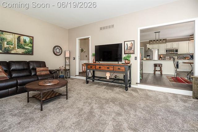 1815 Ring Neck Drive, Rochester, MI 48307