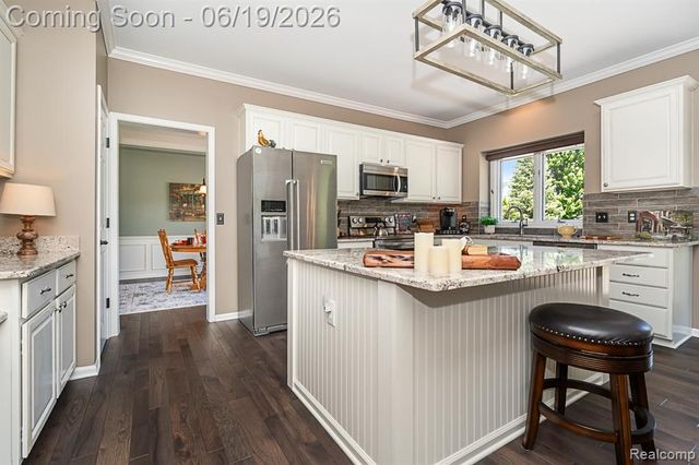 1815 Ring Neck Drive, Rochester, MI 48307
