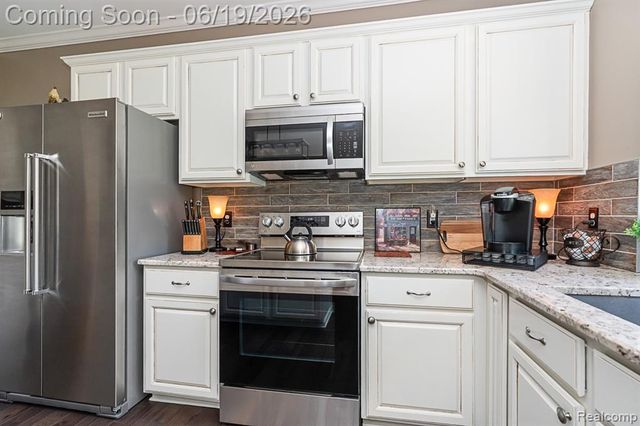 1815 Ring Neck Drive, Rochester, MI 48307