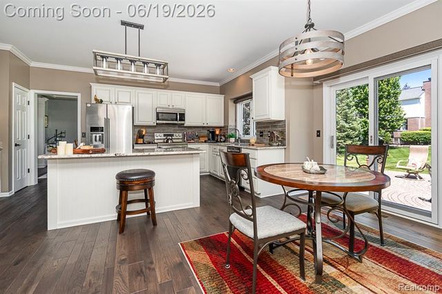 1815 Ring Neck Drive, Rochester, MI 48307