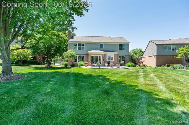 1815 Ring Neck Drive, Rochester, MI 48307