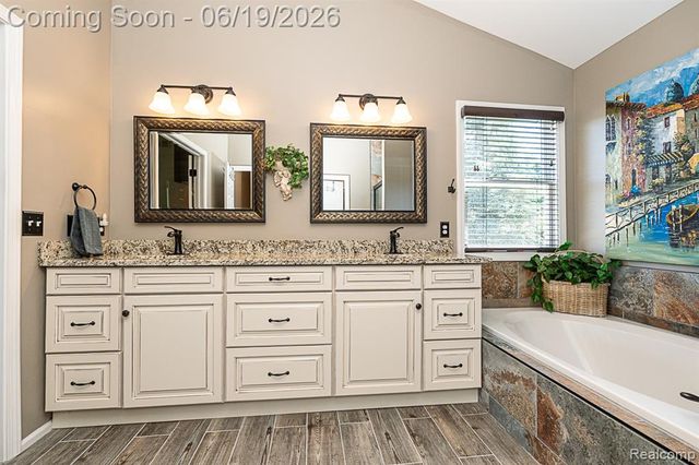 1815 Ring Neck Drive, Rochester, MI 48307