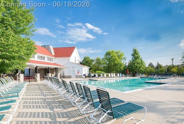 1815 Ring Neck Drive, Rochester, MI 48307