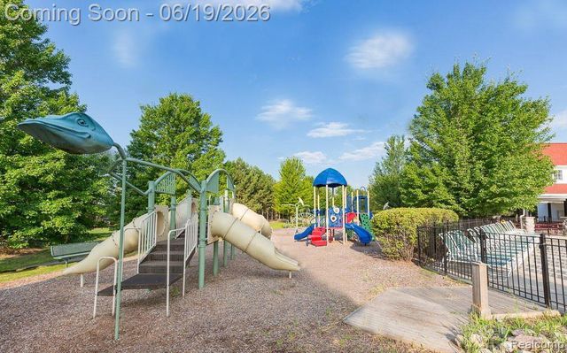 1815 Ring Neck Drive, Rochester, MI 48307