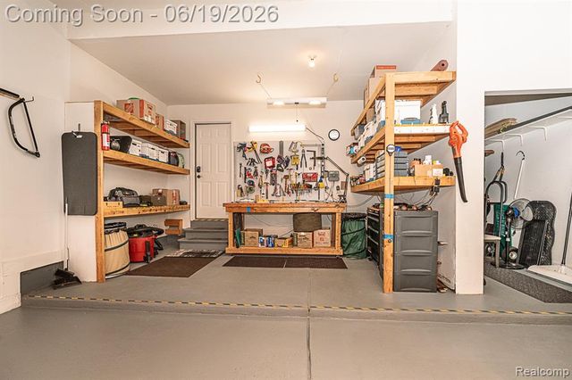 1815 Ring Neck Drive, Rochester, MI 48307