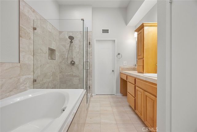 2260 Indigo Hills Drive 5, Corona, CA 92879