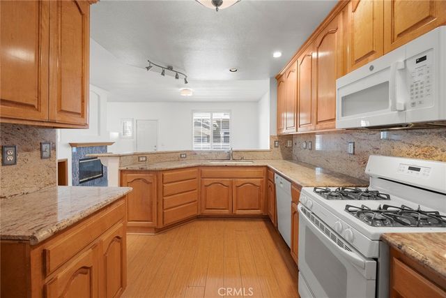 2260 Indigo Hills Drive 5, Corona, CA 92879