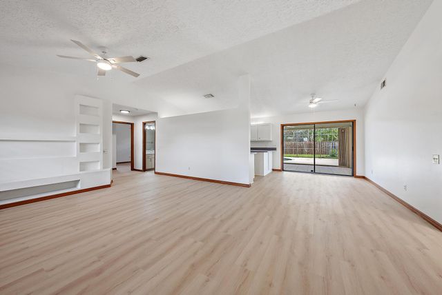 489 SE Evergreene Terrace, Port St Lucie, FL 34983