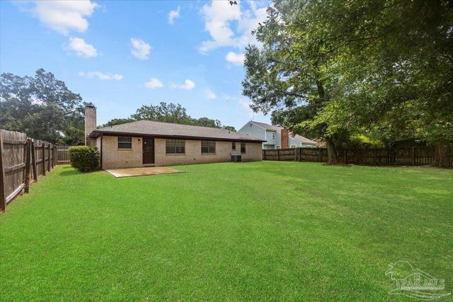 5897 Somerset Dr, Pensacola, FL 32526