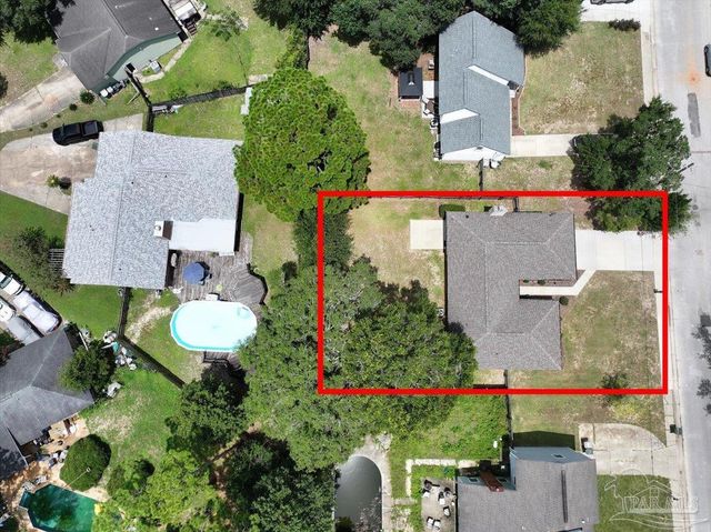 5897 Somerset Dr, Pensacola, FL 32526