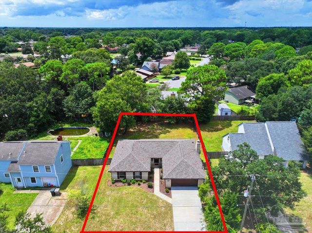 5897 Somerset Dr, Pensacola, FL 32526