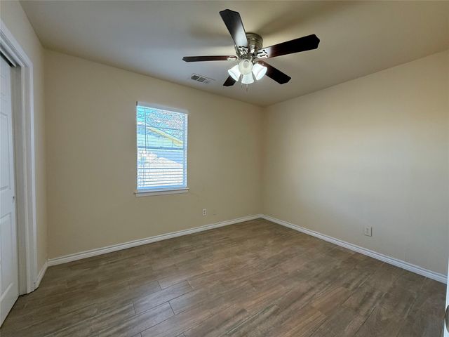 2540 W Rochelle Road, Irving, TX 75062