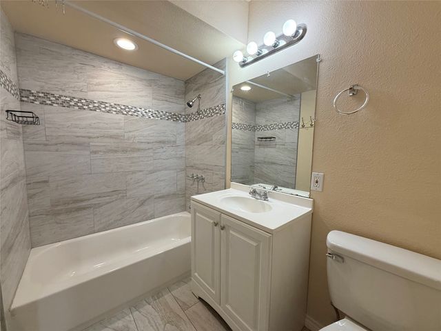 2540 W Rochelle Road, Irving, TX 75062