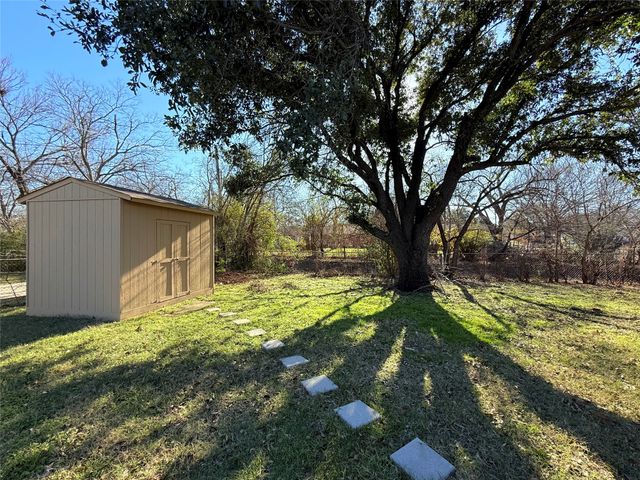 2540 W Rochelle Road, Irving, TX 75062