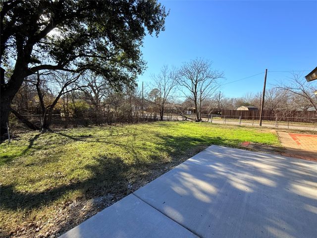 2540 W Rochelle Road, Irving, TX 75062