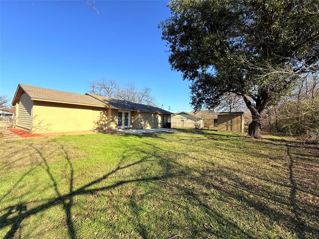 2540 W Rochelle Road, Irving, TX 75062