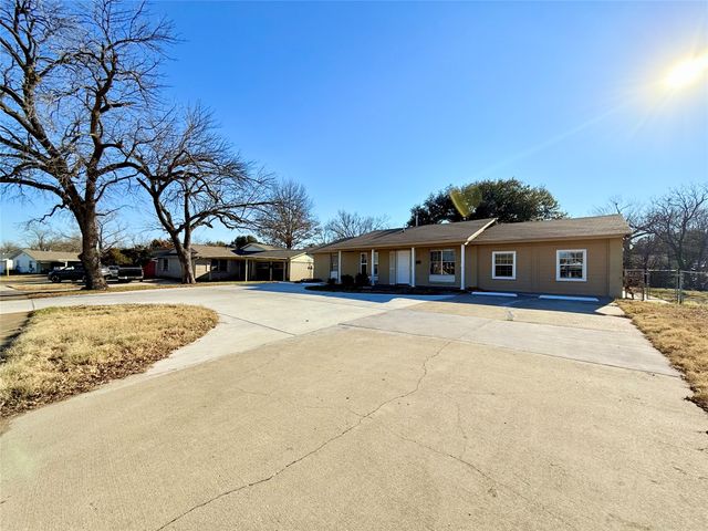 2540 W Rochelle Road, Irving, TX 75062