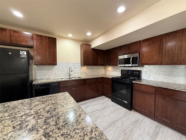 2540 W Rochelle Road, Irving, TX 75062