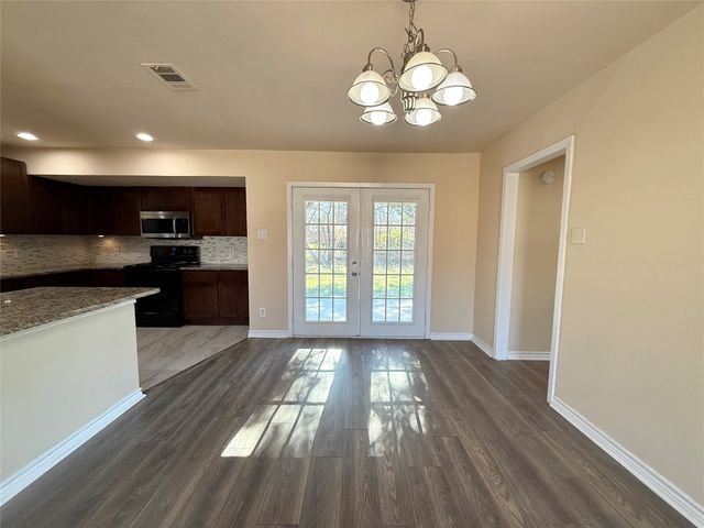 2540 W Rochelle Road, Irving, TX 75062