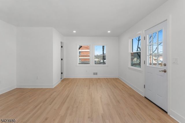 325 Hollywood Ave, Hillside Twp., NJ 07205