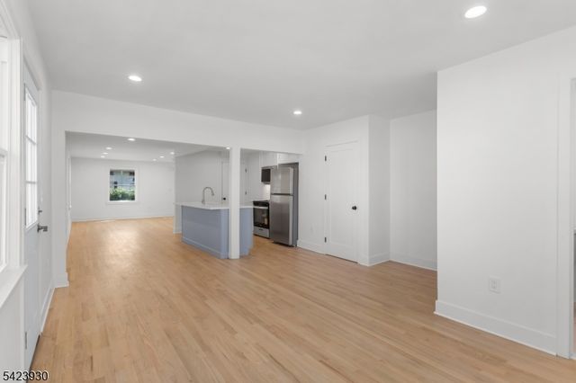 325 Hollywood Ave, Hillside Twp., NJ 07205