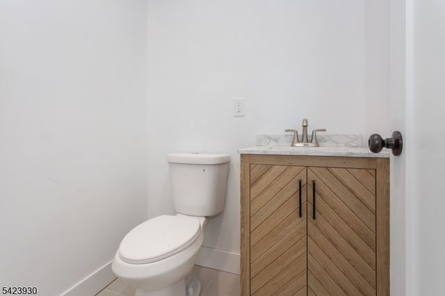 325 Hollywood Ave, Hillside Twp., NJ 07205