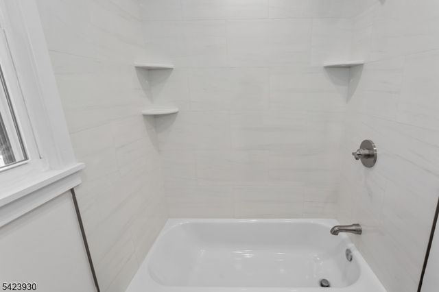 325 Hollywood Ave, Hillside Twp., NJ 07205