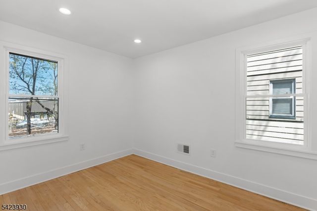 325 Hollywood Ave, Hillside Twp., NJ 07205