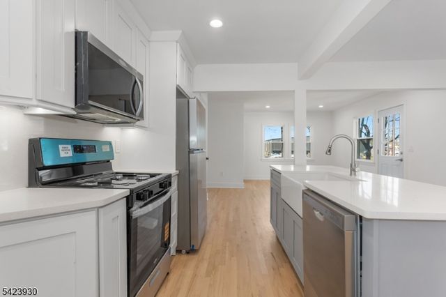 325 Hollywood Ave, Hillside Twp., NJ 07205